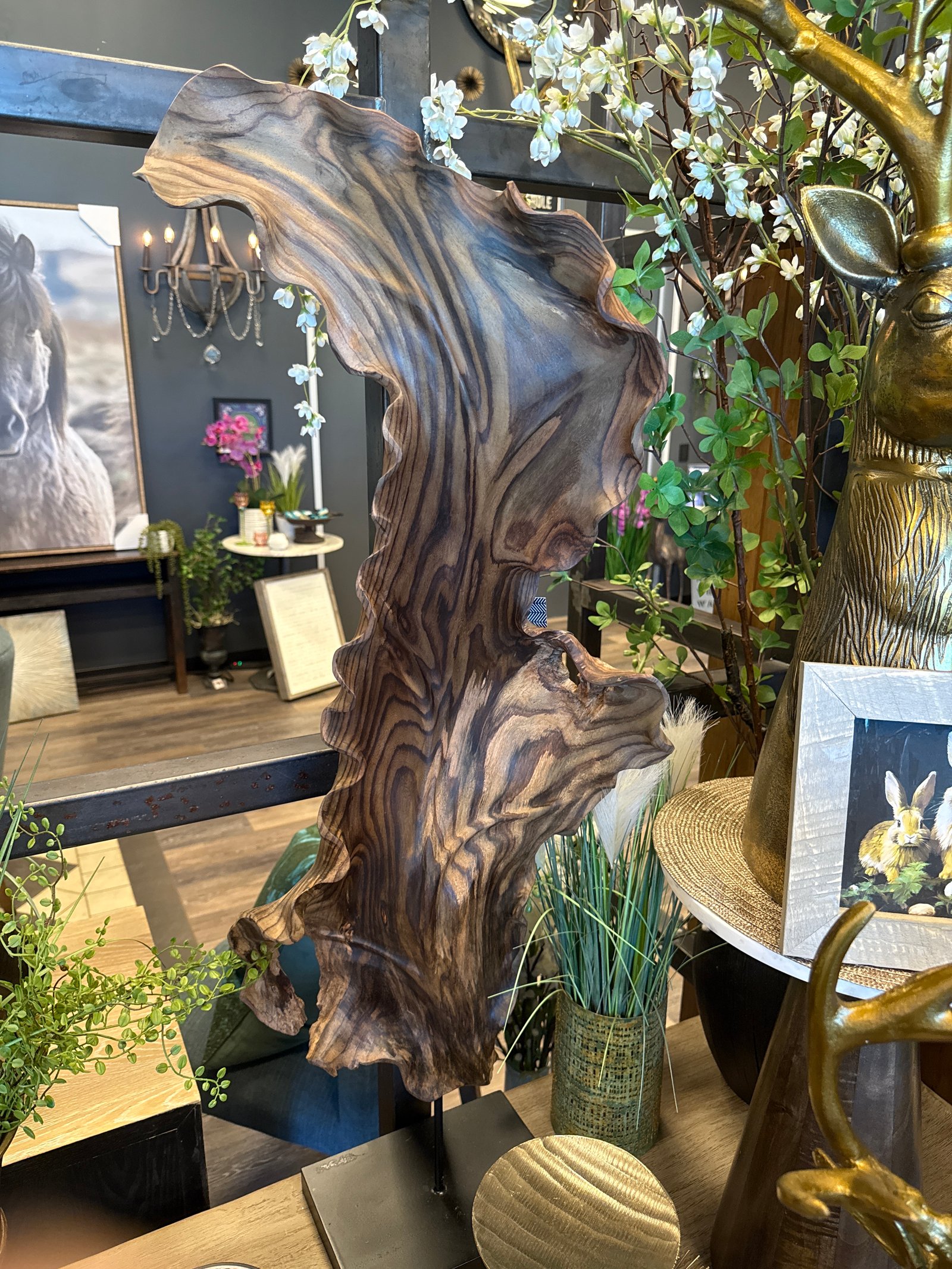 Deco wood leaf scuplture